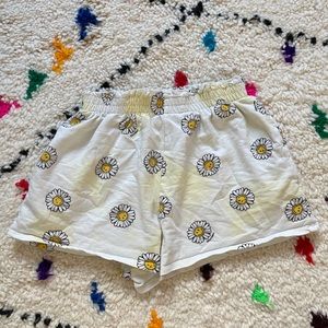 Zara Girl’s Smiley Face Daisy Shorts (S Girl’s XL/13-14)